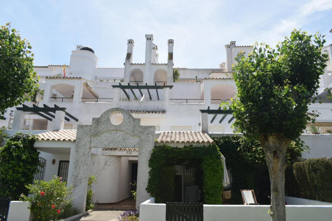 Apartamento Atlanterra Pueblo Donkey - Piscina, parking Zahara de los Atunes Exterior foto